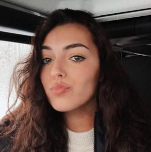 Meet your Posher, Yasmine